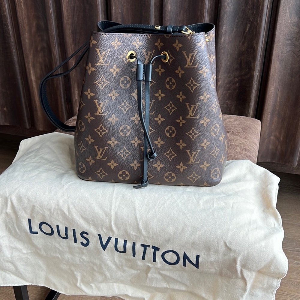 Louis Vuitton NeoNoe Bag